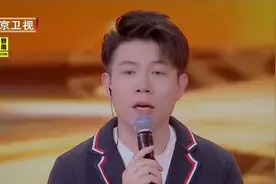 曾经火遍大江南北的阿牛，如今面对三位高手，超级谦虚！视频封面