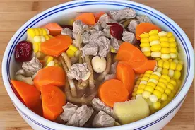 炖牛肉时，最忌放这“2味”香料，难怪牛肉膻腥味越炖越浓，难吃视频封面