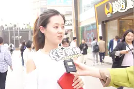 为什么很多人的朋友圈都会屏蔽父母？妹子回答的太有道理了视频封面