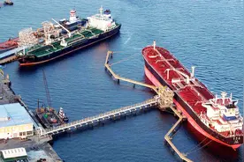 武器源源不断运至伊朗，港口已堆积如山？俄：美国不该得罪大国视频封面