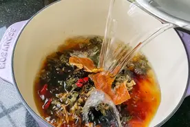 外面卖的五香卤味为什么那么好吃？原来做法有诀窍，铁头教你一锅