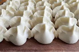 鸡肉馅儿水饺这样做才好吃，调馅有技巧，鸡肉鲜嫩不柴汁水多，香