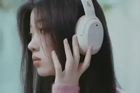 在日月星辰间“漫步”---单依纯首支代言广告发布