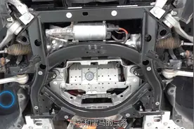 i3：宝马操控不是浪得虚名，哪怕电动也不拉跨