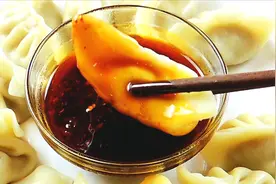 饺子蘸料只用醋？教你自制红油水饺蘸料，麻辣爽口，比饺子店好吃