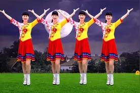 火了又火了《老家的月亮母亲的目光》64步广场舞，情意浓浓特好听