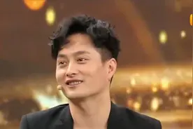 歌手云飞讲诉春晚幕后故事，在家乡排练演出特别自豪丨群英会视频封面