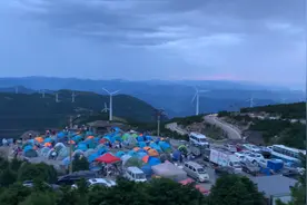 阴天也可以看到流星雨？我们在括苍山上做了一场流星雨！