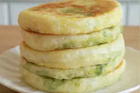 韭菜鸡蛋馅饼正确做法，薄皮大馅，柔软好吃易消化，凉了也不硬