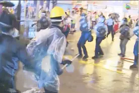 香港记者门槛“最低” 媒体缺乏监管贻害青年视频封面
