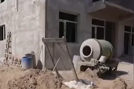 六岁儿子贪玩失踪，妈妈报警求助，民警20分钟找到丨法治进行时视频封面