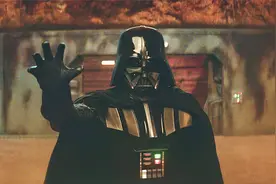 已经起飞的战舰，他硬是徒手用原力给拉了下来！视频封面