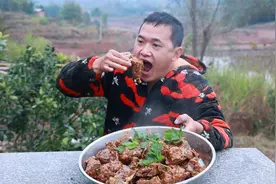 130元猪龙骨怎样吃，做焖猪龙骨软烂鲜香，今天随便吃过瘾