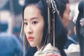 周深《触不可及》无数个心灰意冷的夜里，梦见我在半空飞行视频封面