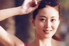 “人体模特”汤加丽，拍艺术照走红，却被丈夫抛弃老父亲怒骂！