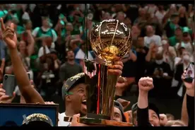 历史上的今天：雄鹿击败太阳终夺冠！Bucks in six响彻密尔沃基！视频封面