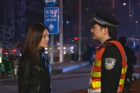 谢娜尴尬的影视台词：诡辩闯红灯是为不浪费生命，这个锅鲁迅不背视频封面