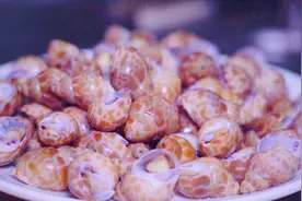 正宗的辣酒煮花螺怎么做？川菜厨就教你这关键两点，比饭店还好吃视频封面