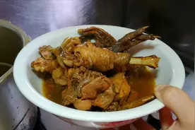 这方法炖老母鸡真是绝了，鸡肉软烂入味好吃不柴，学会就赚到了！