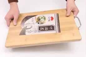 新买的菜板万万不要直接使用，多做一步，菜板用5年不发霉不开裂