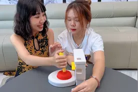 会喷射的马桶，太好玩了 哈哈哈