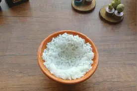 一碗小小的米饭，加了芝士2种做法，吃起来比蛋包饭还过瘾