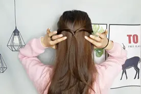 不想披头散发，还想扎半扎发，用2根皮筋搞定它，减龄又温柔