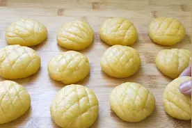 最近很火的菠萝酥，原来做法那么简单，3分钟学会，可以去摆摊了