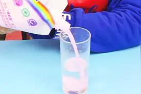 柔顺剂里加白醋，作用真强大！解决了男人女人很多困扰，长见识了视频封面