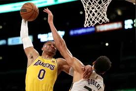 湖人半程精彩回顾： 威少隔扣戈贝尔 里夫斯绝杀独行侠视频封面