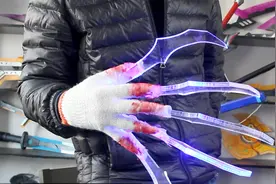 大家都用折纸做杰克的爪子，我来做个不一样的，这个发光的酷吗