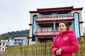 为何农村人耗资100万修的别墅，荒废十年也没人住，问题出在哪？视频封面