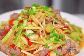 鸭郡把的这种做法，味道绝了，经典老菜，重庆人说霸道，拿去下面