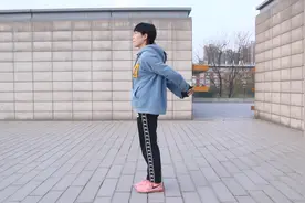 胳膊粗、背宽，原地抬手60次，20天背薄一寸！