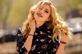 俄罗斯和乌克兰美女大量涌入中国，并想长期定居？真相让国人自豪视频封面