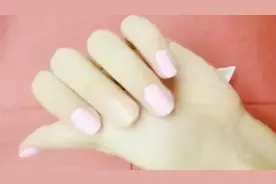 为什么女生的“中指”都不涂指甲油？原来有着“特殊”的用途！