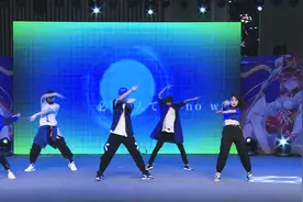 漫展现场舞团跳超燃宅舞！轰炸全场！视频封面