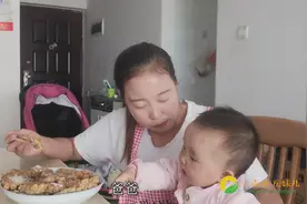 都说宝宝刚刚开口叫妈妈，女儿开口天天叫爸爸，太扎心