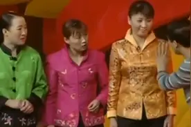 小品：三个女人一台戏，闫学晶赵海燕孙丽荣抓谢广坤，太逗了