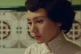一首抖音爆火歌曲《爱河》好听又伤感，听了一遍又一遍！值得收藏视频封面