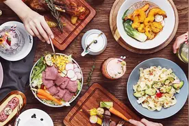 一位小伙教你如何十块钱过一天，既好吃又省钱的好东西！