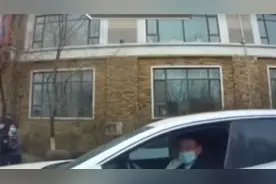 大姐开车的座右铭就是：我可以犯错，但你不能吼我！视频封面