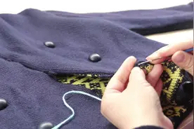 小孩子衣服小了不用扔，把扣眼一改又可以穿，即省时又省钱