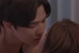 【高甜吻戏】：只想轻轻地吻着你，告诉你我爱你！视频封面