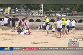 台风“烟花”来势汹汹，青岛海边风大浪急，第一海水浴场暂时关闭