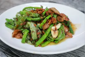 四季豆要想入味又好看，过油是关键