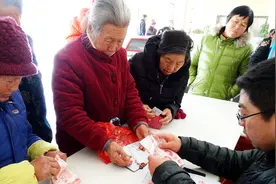 如果自己交社保，刚领5年养老金去世了，家属能领多少钱？视频封面