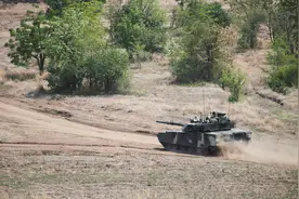 装备大量中国武器的泰国，为何突然大手笔购买美国武器