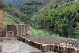 年纪轻轻不出去打工挣钱，在家修花园，也不知道村里人怎么看我！视频封面