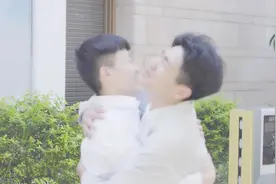 高中时代的好朋友十年没见，今天的云朵像不像你欠我的三十块啊